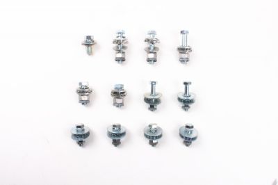 BOULONNERIE KIT COMPLET FIX CAISSE/CHASSIS JEEP