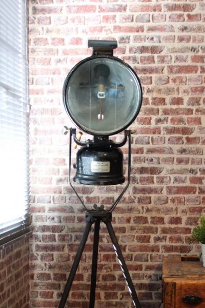 PROJECTEUR VINTAGE SUR PIED TILLEY FL6