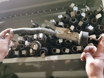 BEC VERSEUR FR JERRYCAN PETIT/GROS GOULOT FLEXIBLE