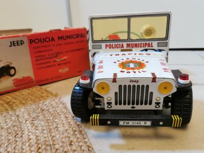 JEEP en métal "TRAFICO POLICIA MUNICIPAL"