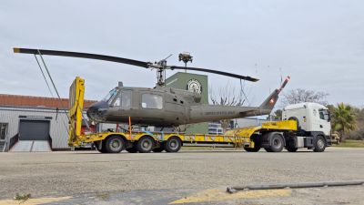 HÉLICOPTÈRE BELL UH-1F