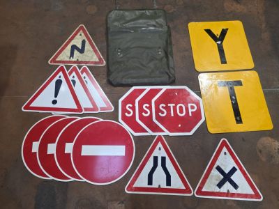 POCHETTE PANNEAUX SIGNALISATION (LOT DE 3)