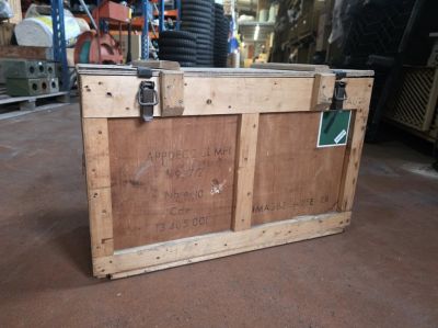 CAISSE EN BOIS STOCK ARMEE AVEC COUVERCLE